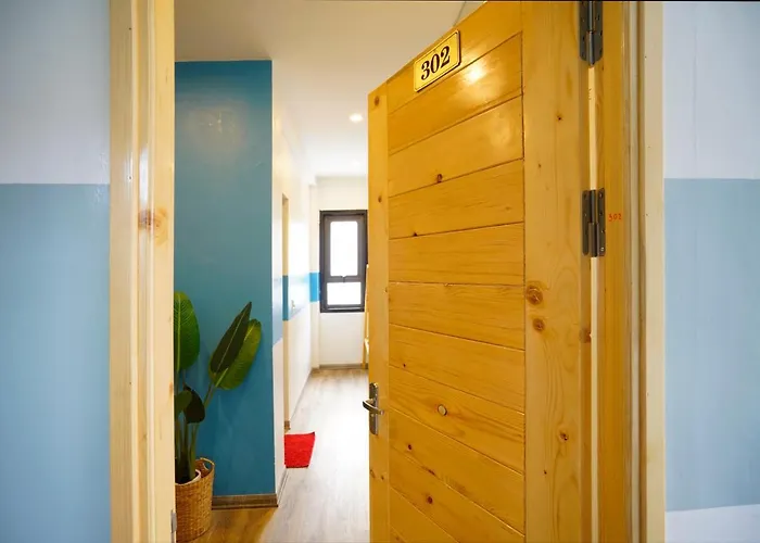 Bed &amp; Breakfast Bay Almorhome Hạ Long