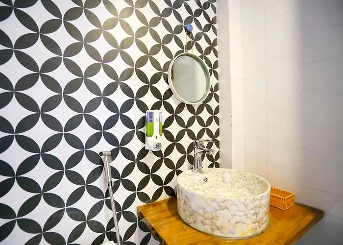 Bay Almorhome Bed &amp; Breakfast Hạ Long
